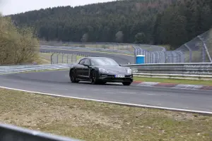 Nuova Porsche Taycan Sport Turismo 2020 - Le foto al Nurburgring