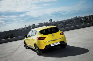 Nuova Renault Clio - The Waiting