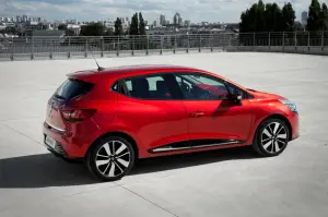 Nuova Renault Clio - The Waiting