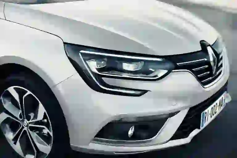 Nuova Renault Megane Sedan  - 13