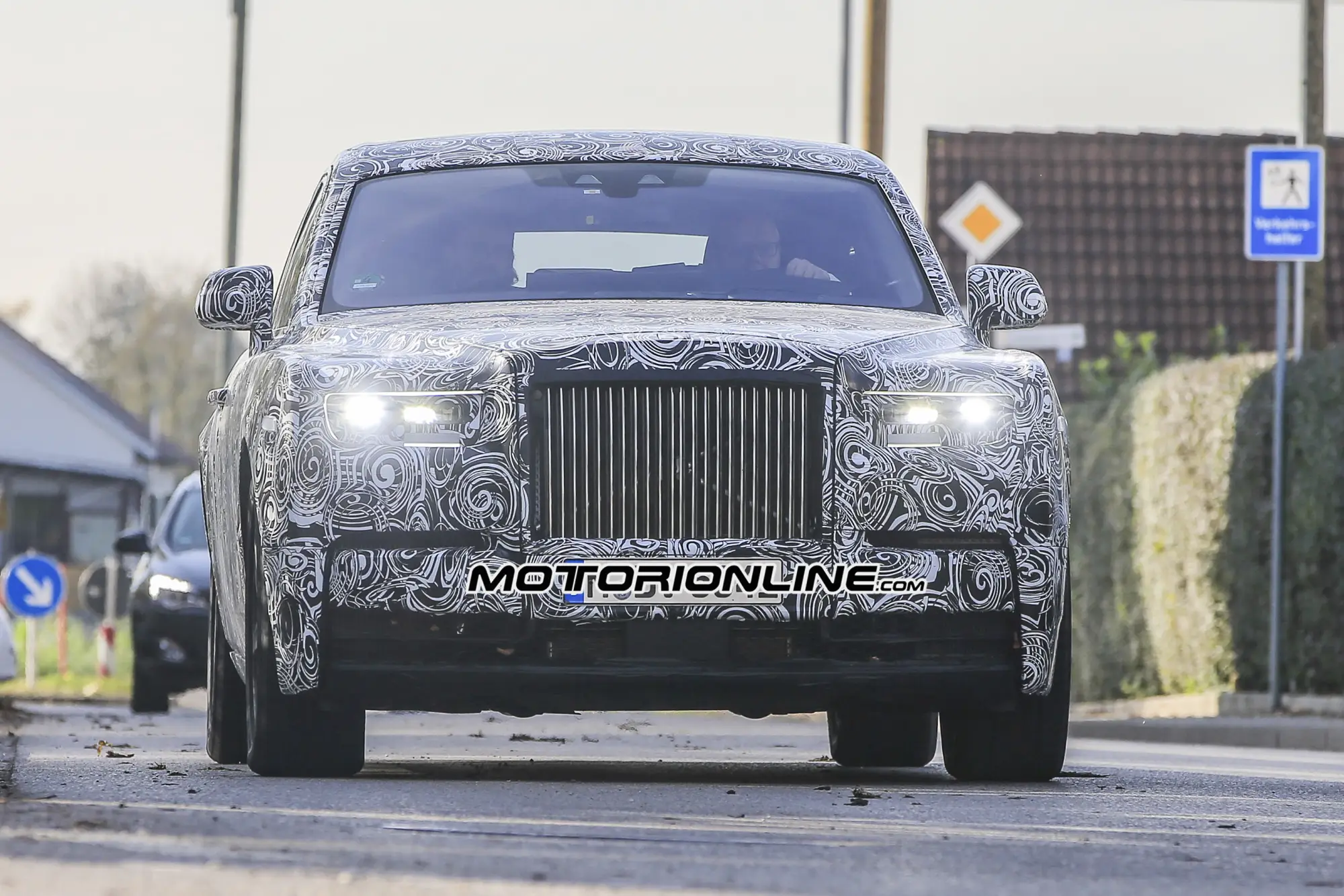 Nuova Rolls Royce Phantom MY 2018 foto spia 4 novembre 2016 - 6