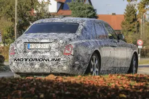 Nuova Rolls Royce Phantom MY 2018 foto spia 4 novembre 2016