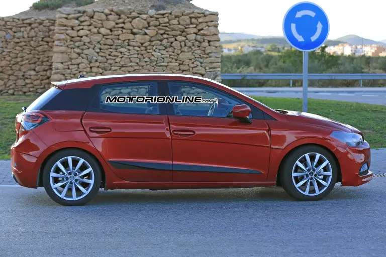 Nuova Seat Ibiza foto spia 15 novembre 2016 - 3