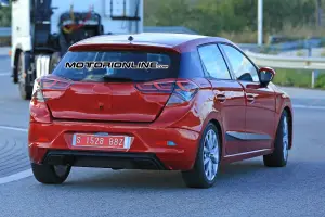 Nuova Seat Ibiza foto spia 15 novembre 2016