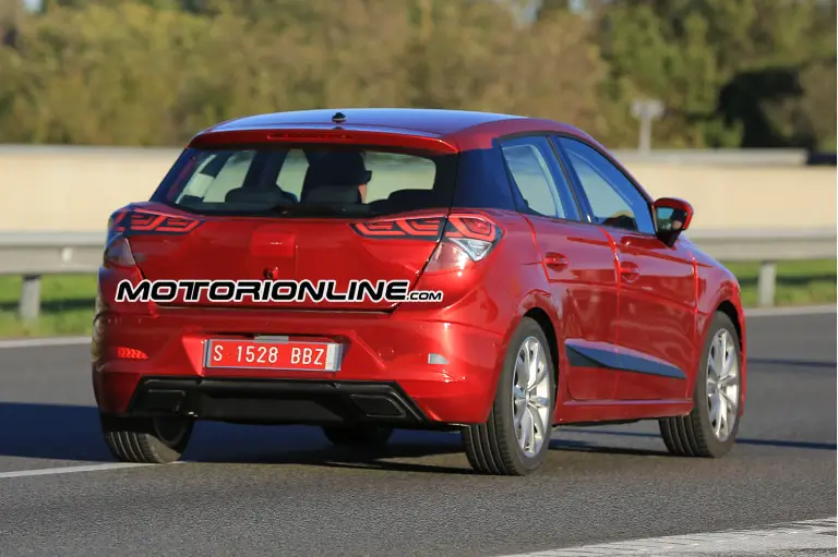 Nuova Seat Ibiza foto spia 15 novembre 2016 - 7