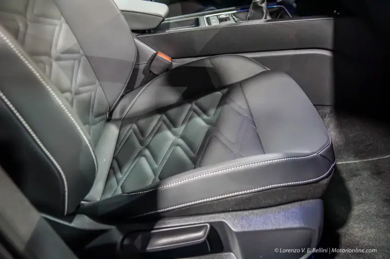 Nuova Seat Leon 2020 - Foto LIVE dal debutto - 24