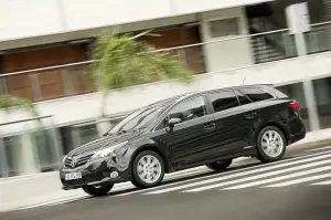 Nuova Toyota Avensis 2012