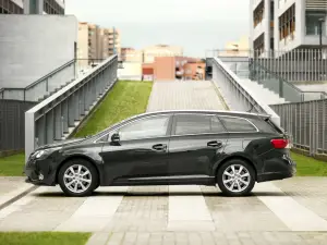 Nuova Toyota Avensis 2012