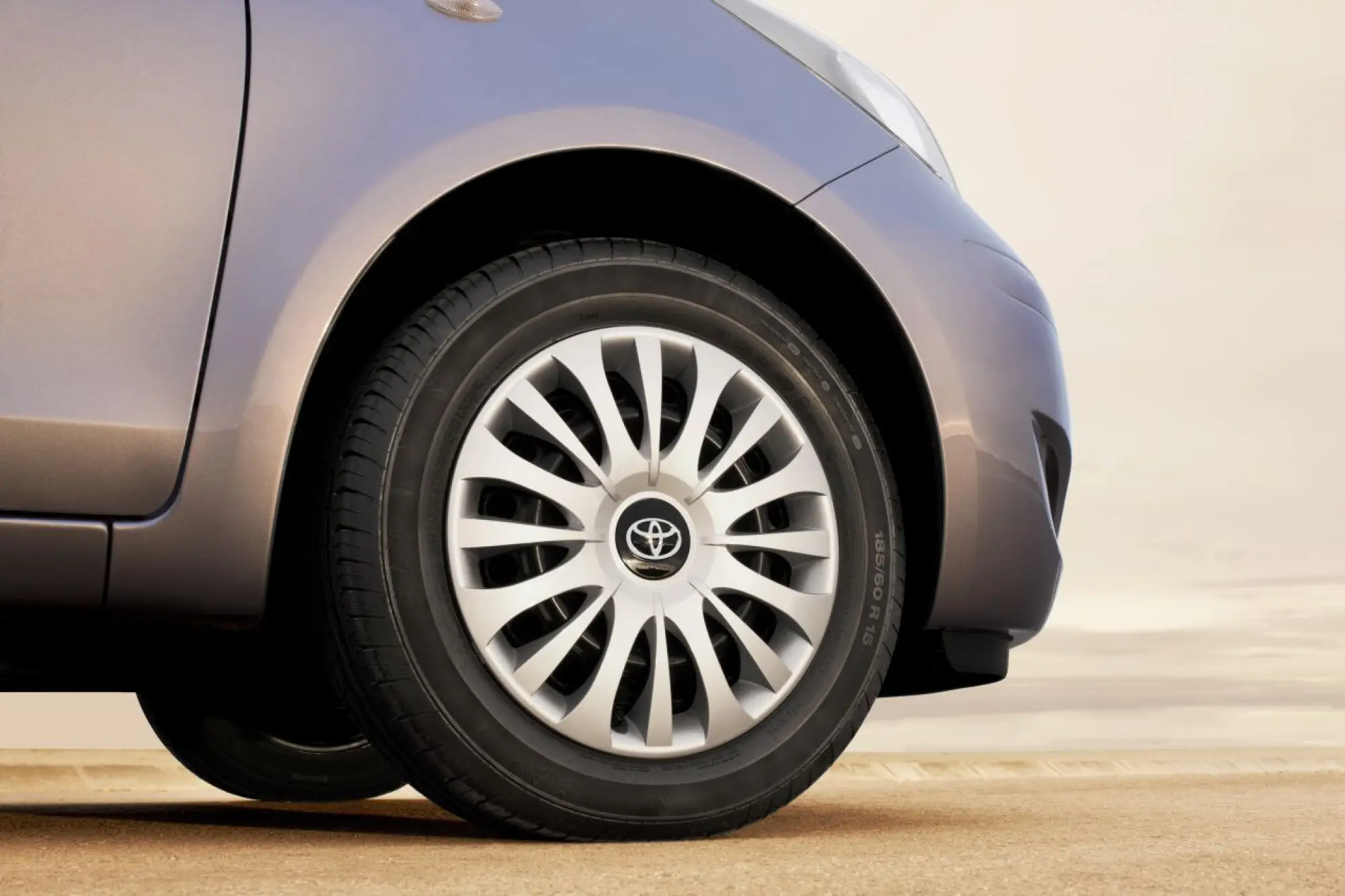 Nuova Toyota Yaris 2010 - 4