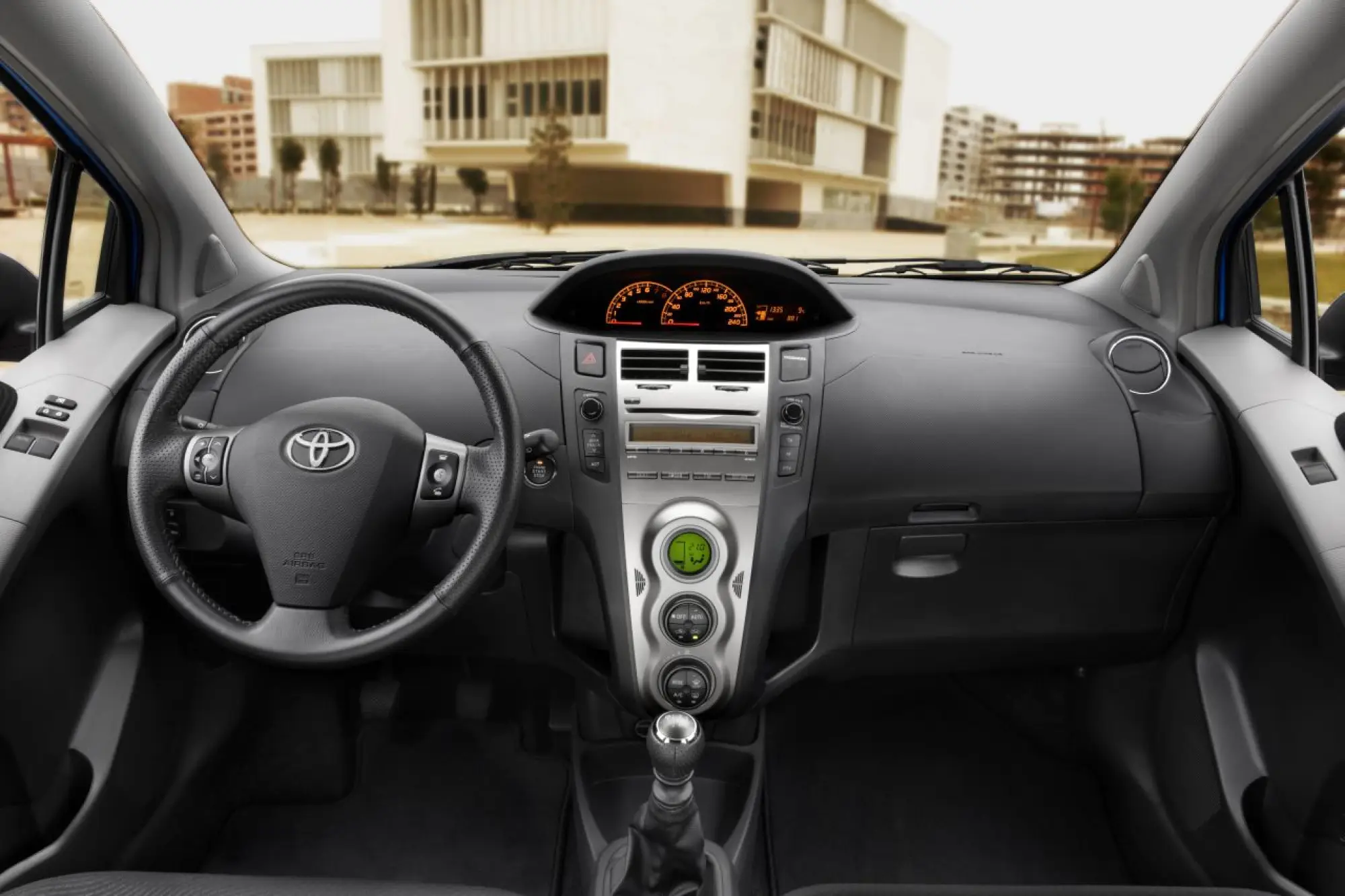 Nuova Toyota Yaris 2010 - 17