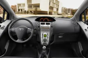 Nuova Toyota Yaris 2010 - 17