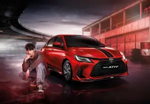 Nuova Toyota Yaris Ativ - Foto