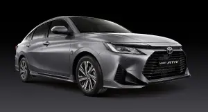 Nuova Toyota Yaris Ativ - Foto