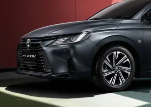 Nuova Toyota Yaris Ativ - Foto