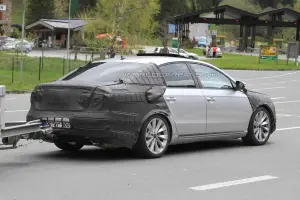 Nuova Volkswagen Passat: foto spia