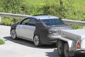 Nuova Volkswagen Passat: foto spia