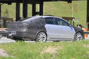 Nuova Volkswagen Passat: foto spia
