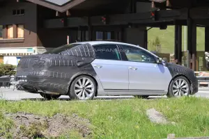 Nuova Volkswagen Passat: foto spia