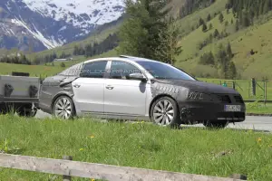 Nuova Volkswagen Passat: foto spia
