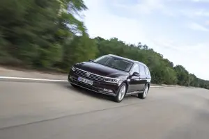 Nuova Volkswagen Passat - Prova su Strada