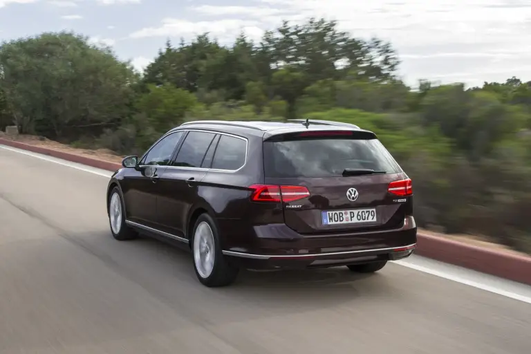 Nuova Volkswagen Passat - Prova su Strada - 8