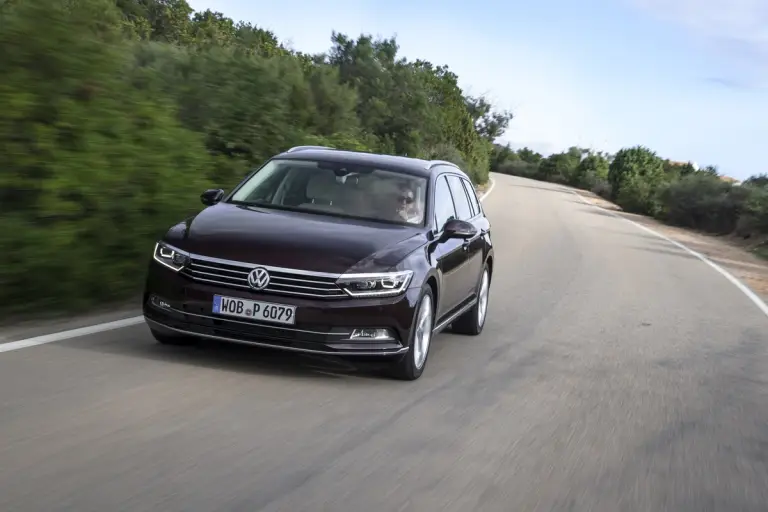 Nuova Volkswagen Passat - Prova su Strada - 10