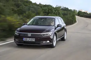 Nuova Volkswagen Passat - Prova su Strada - 11