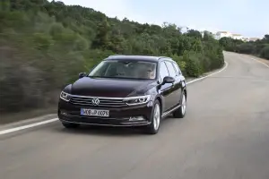 Nuova Volkswagen Passat - Prova su Strada - 12