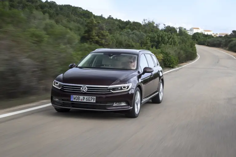 Nuova Volkswagen Passat - Prova su Strada - 12