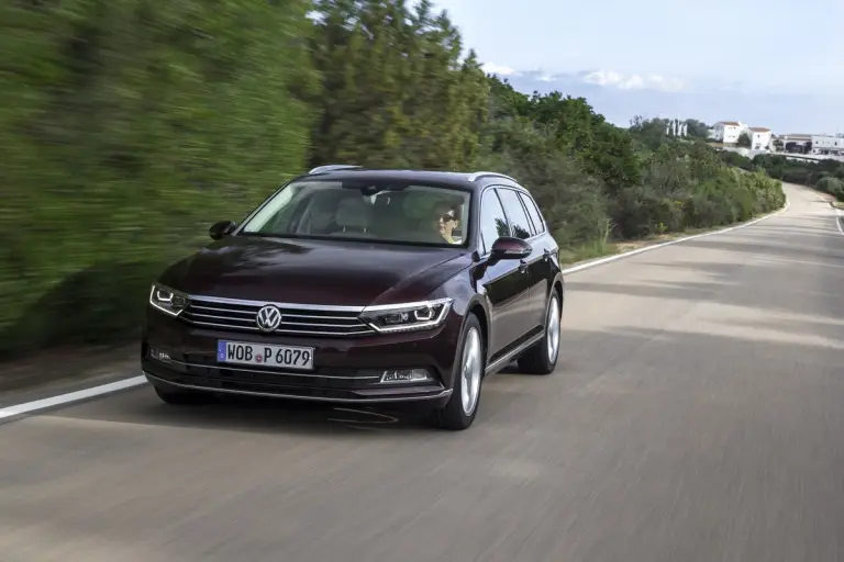 Nuova Volkswagen Passat - Prova su Strada - 14