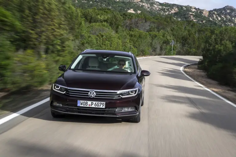 Nuova Volkswagen Passat - Prova su Strada - 15