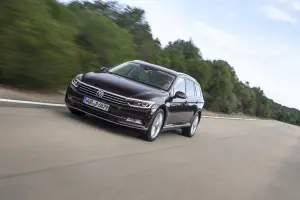 Nuova Volkswagen Passat - Prova su Strada