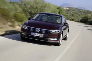 Nuova Volkswagen Passat - Prova su Strada