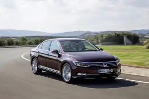 Nuova Volkswagen Passat - Prova su Strada - 33