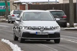 Nuova Volkswagen Polo 2021 - prime foto spia 