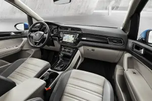 Nuova Volkswagen Touran 12.5.2015