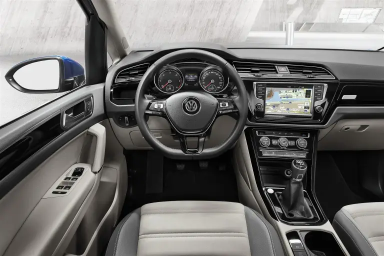 Nuova Volkswagen Touran 12.5.2015 - 3