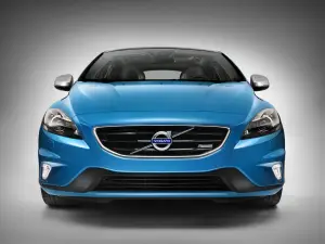 Nuova Volvo V40 R-Design