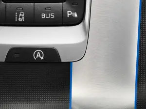 Nuova Volvo V40 R-Design