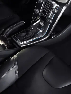 Nuova Volvo V40 R-Design