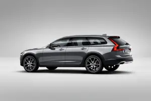 Nuova Volvo V90 Cross Country