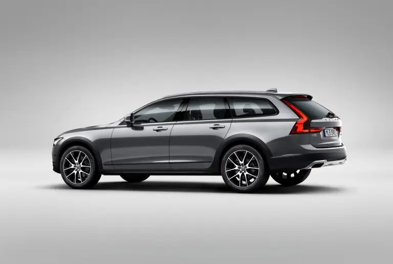 Nuova Volvo V90 Cross Country - 9