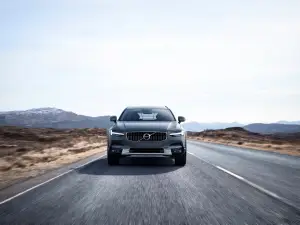 Nuova Volvo V90 Cross Country - 14