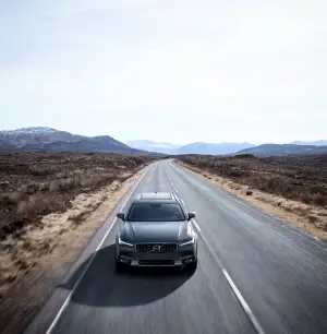 Nuova Volvo V90 Cross Country