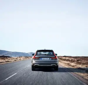 Nuova Volvo V90 Cross Country