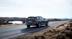 Nuova Volvo V90 Cross Country