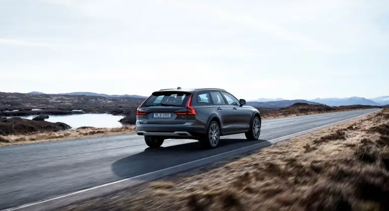 Nuova Volvo V90 Cross Country - 20