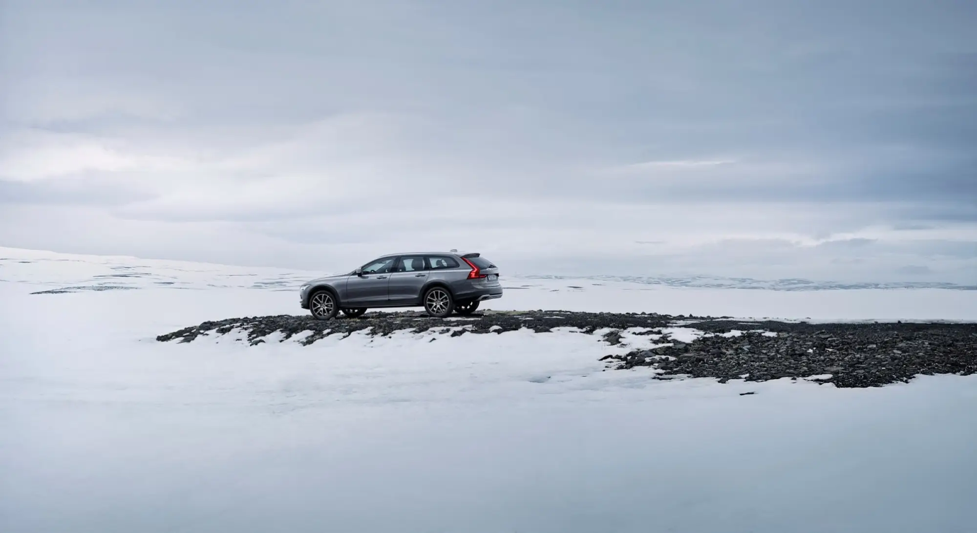 Nuova Volvo V90 Cross Country - 21