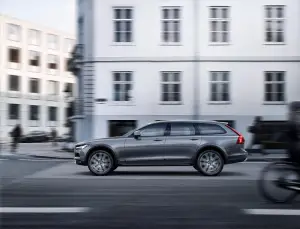 Nuova Volvo V90 Cross Country