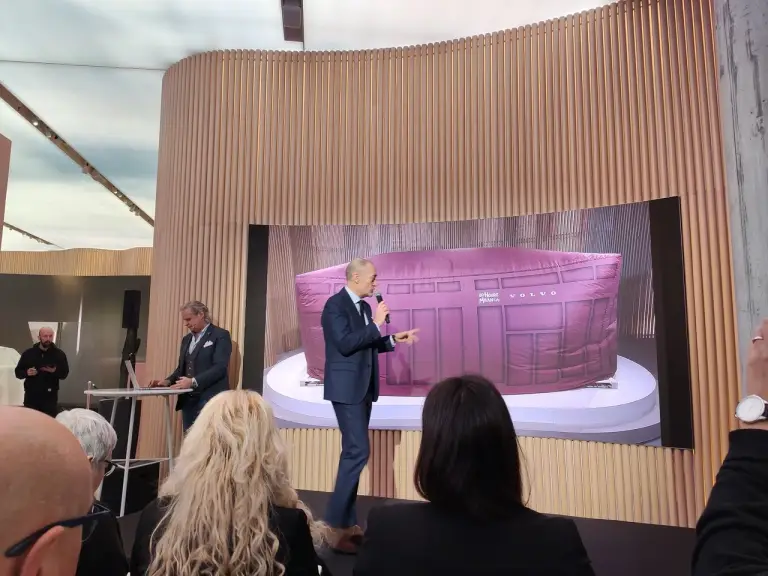 Nuova Volvo XC40 Recharge  - 2